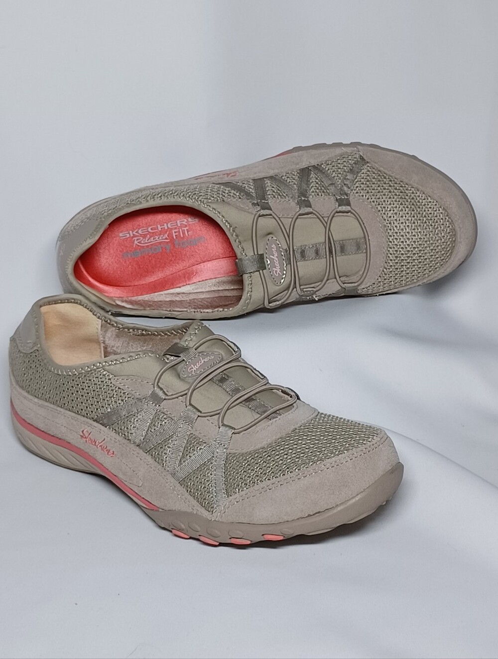 Skechers Breathe Easy Relaxed Fit Sneakers Size 9.5 Women's Tan Cream Slip On